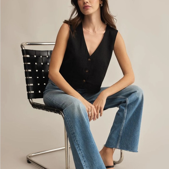 Z Supply Black Button-Front V-Neck Linen Vest - Picture 4 of 7